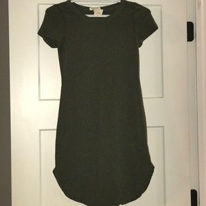 Olive Heart and hips dress size small nwt